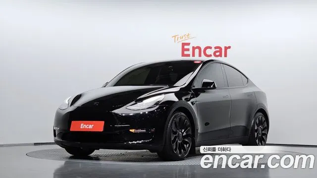 Tesla Model Y 2023 — photo 1