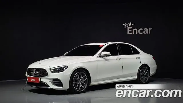 Mercedes-Benz E-Class 2023 — photo 1