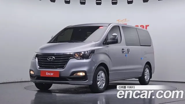 Hyundai Starex 2021 — photo 1