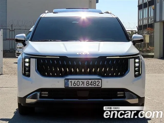 Kia Canival 2025 — photo 1