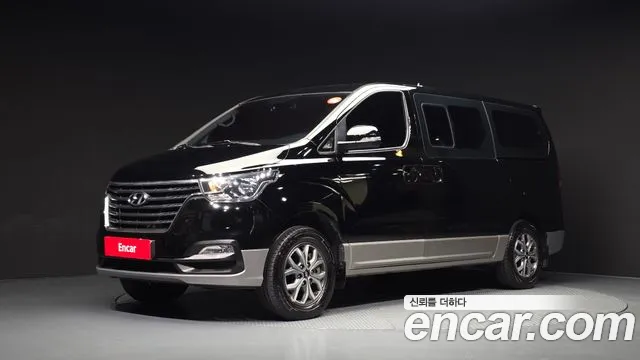 Hyundai Starex 2019 — photo 1