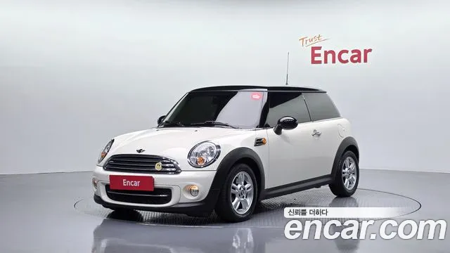 Mini Cooper 2013 — photo 1