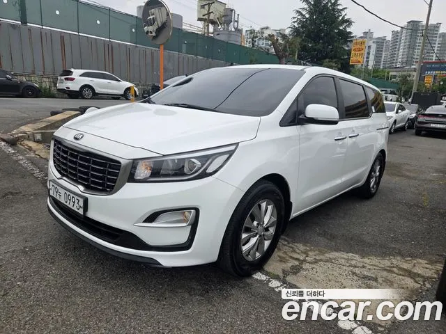 Kia Canival 2019 — photo 1