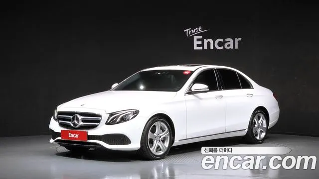Mercedes-Benz E-Class 2017 — photo 1