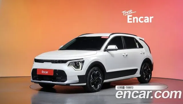 Kia Niro 2023 — photo 1