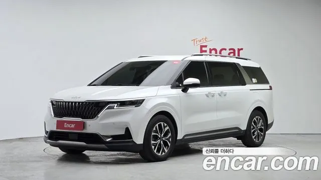 Kia Canival 2023 — photo 1