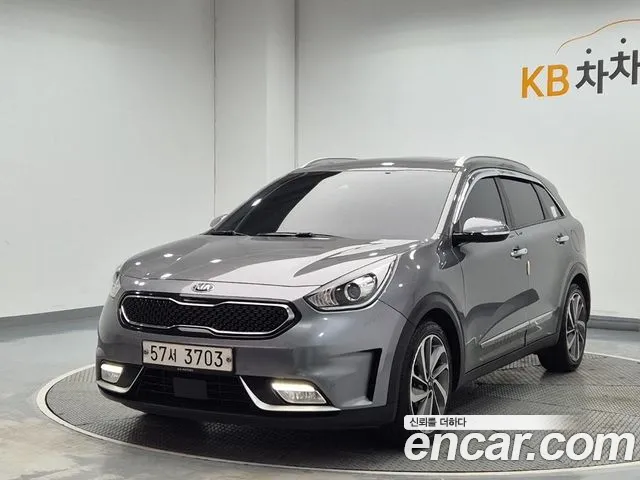 Kia Niro 2017 — photo 1