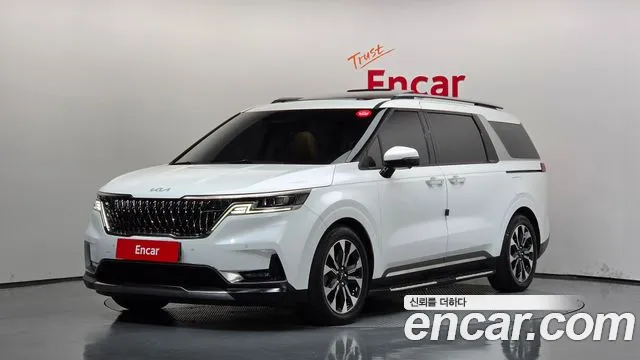 Kia Canival 2023 — photo 1