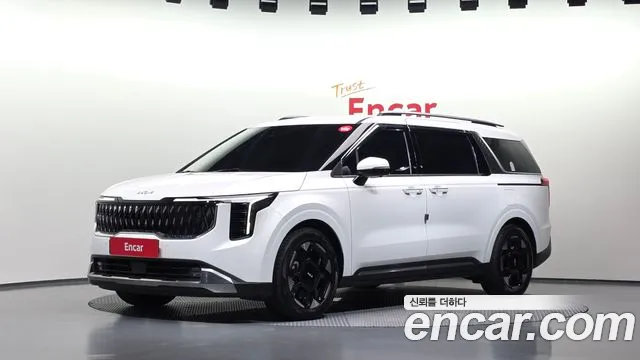 Kia Canival 2025 — photo 1