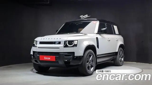 Land Rover Defender 2026 — photo 1