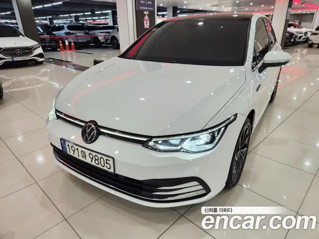 Volkswagen Golf 2023 — photo 1