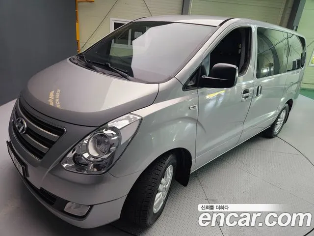 Hyundai Starex 2018 — photo 1