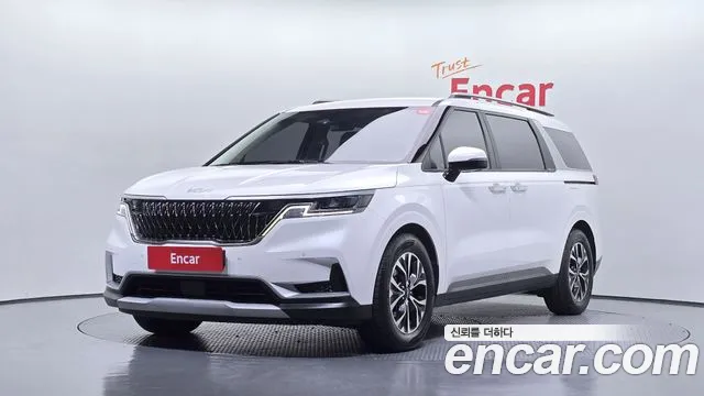 Kia Canival 2023 — photo 1
