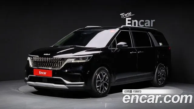 Kia Canival 2023 — photo 1