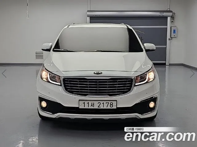 Kia Canival 2016 — photo 1