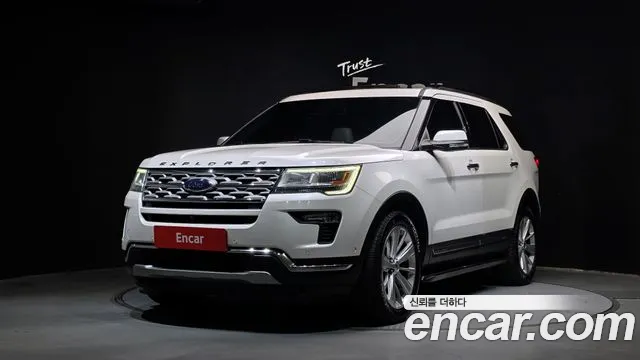 Ford Explorer 2018 — photo 1