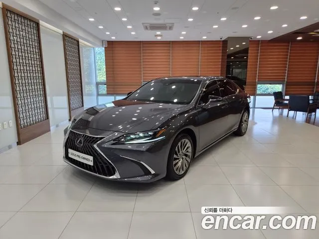 Lexus ES 2022 — photo 1