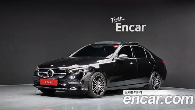 Mercedes-Benz C-Class 2023 — photo 1