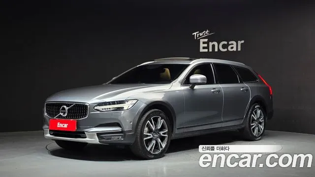 Volvo V90 2018 — photo 1