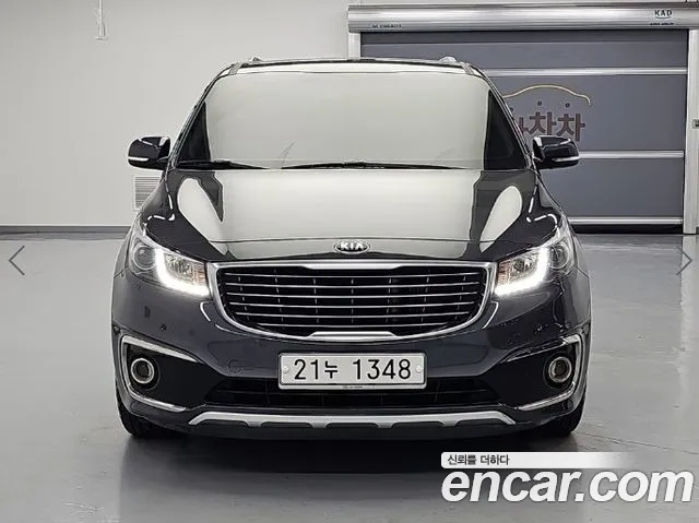 Kia Canival 2018 — photo 1