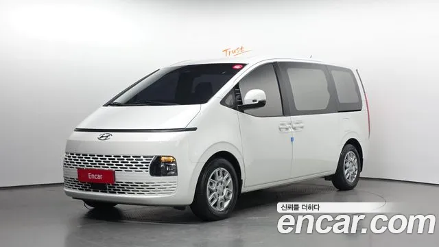 Hyundai Staria 2022 — photo 1