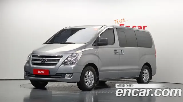 Hyundai Starex 2017 — photo 1
