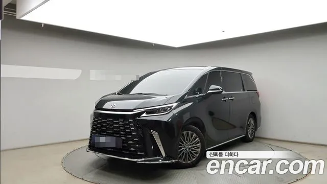 Lexus LM 2025 — photo 1