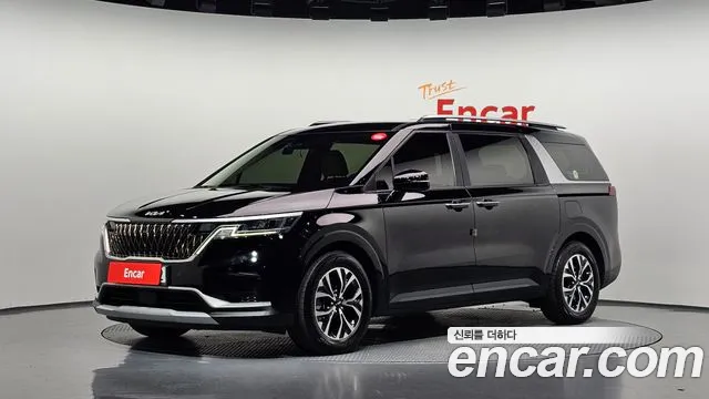 Kia Canival 2023 — photo 1