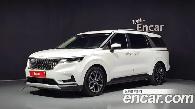 Kia Canival 2023 — photo 1