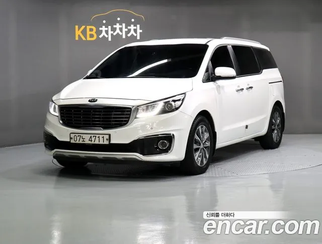 Kia Canival 2018 — photo 1