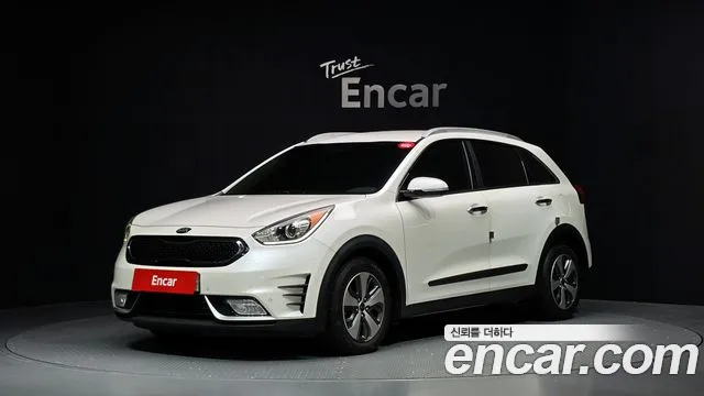 Kia Niro 2017 — photo 1