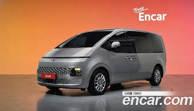Hyundai Staria 2022 — photo 1