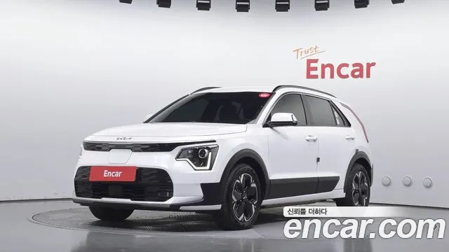 Kia Niro 2023 — photo 1