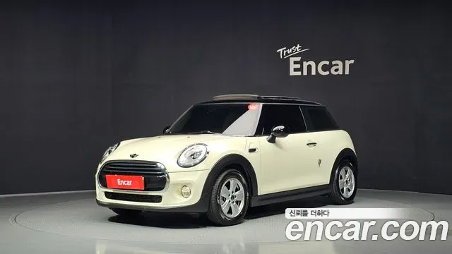 Mini Cooper 2018 — photo 1