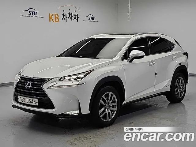 Lexus NX 2016 — photo 1