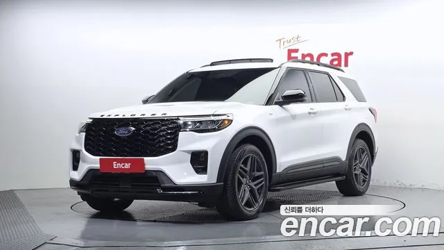 Ford Explorer 2025 — photo 1