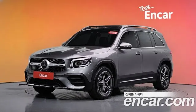 Mercedes-Benz GLB-Class 2023 — photo 1