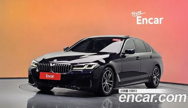 BMW 5-Series 2022 — photo 1