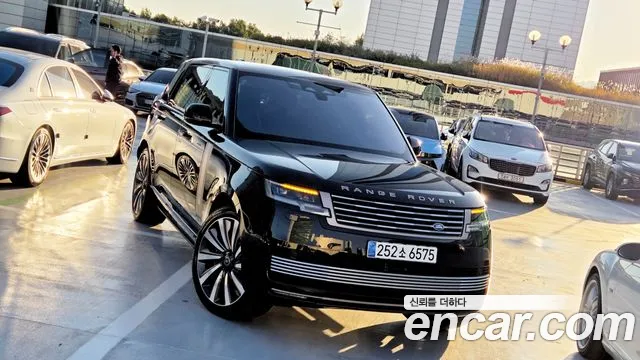 Land Rover Range Rover 2023 — photo 1
