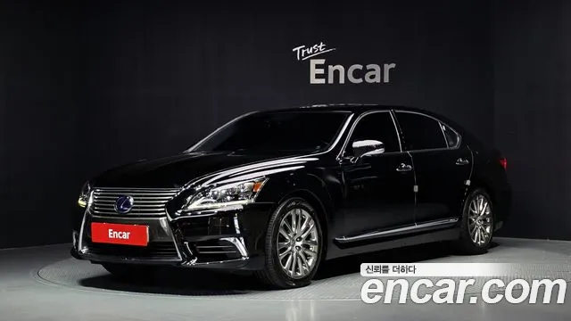 Lexus LS 2015 — photo 1