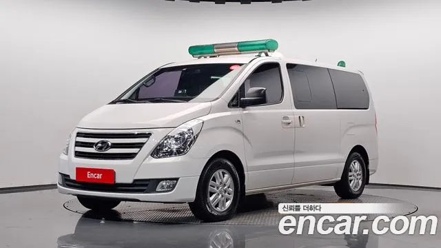 Hyundai Starex 2017 — photo 1