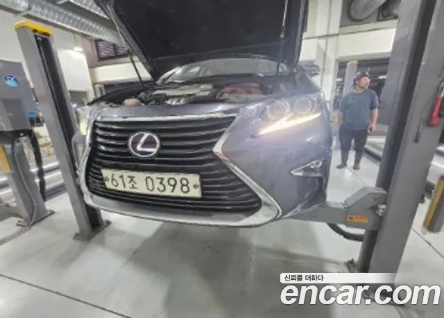 Lexus ES 2017 — photo 1