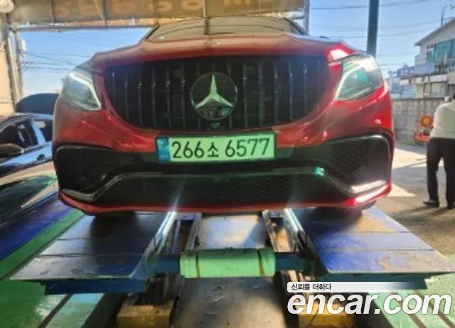 Mercedes-Benz GLE-Class 2017 — photo 1