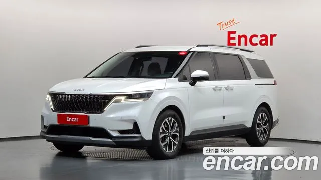 Kia Canival 2023 — photo 1