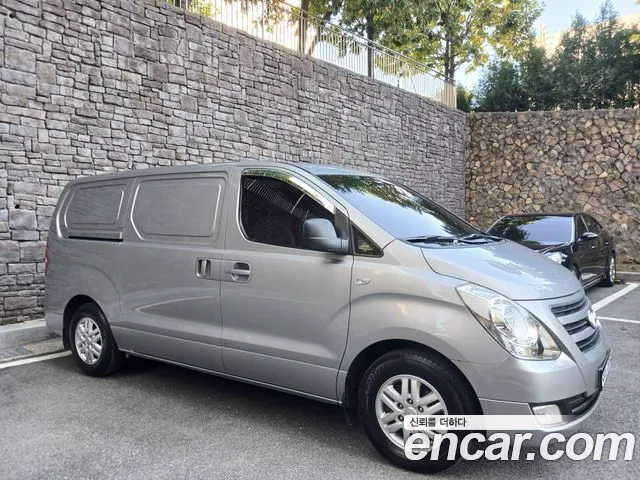 Hyundai Starex 2017 — photo 1