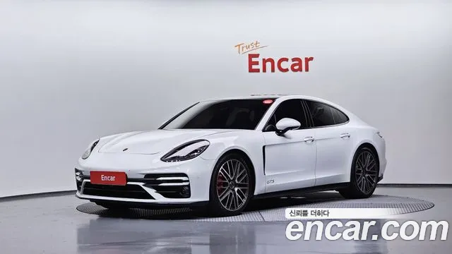 Porsche Panamera 2022 — photo 1
