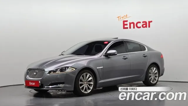 Jaguar XF 2013 — photo 1