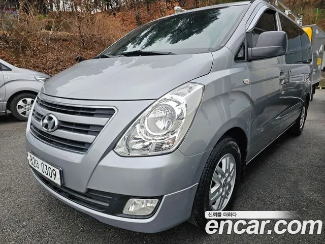 Hyundai Starex 2017 — photo 1