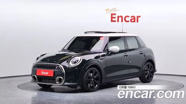 Mini Cooper 2023 — photo 1
