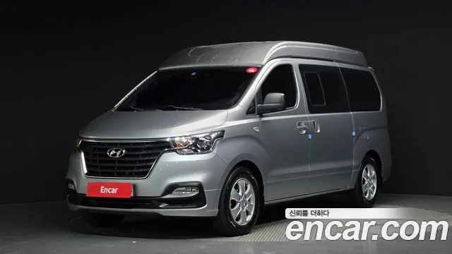 Hyundai Starex 2019 — photo 1